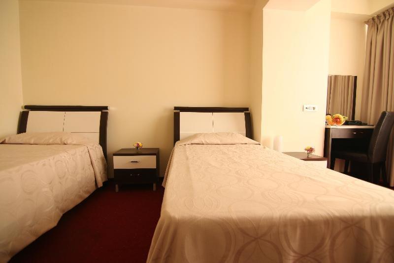 Lina Hotel Bucareste Quarto foto